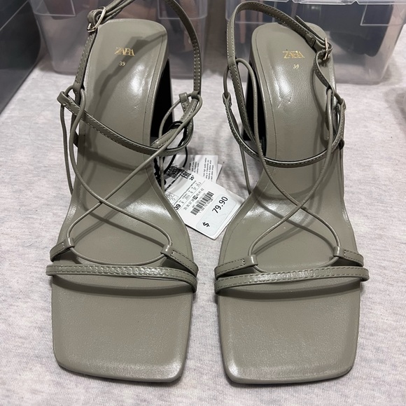 Zara sandals - Picture 3 of 3